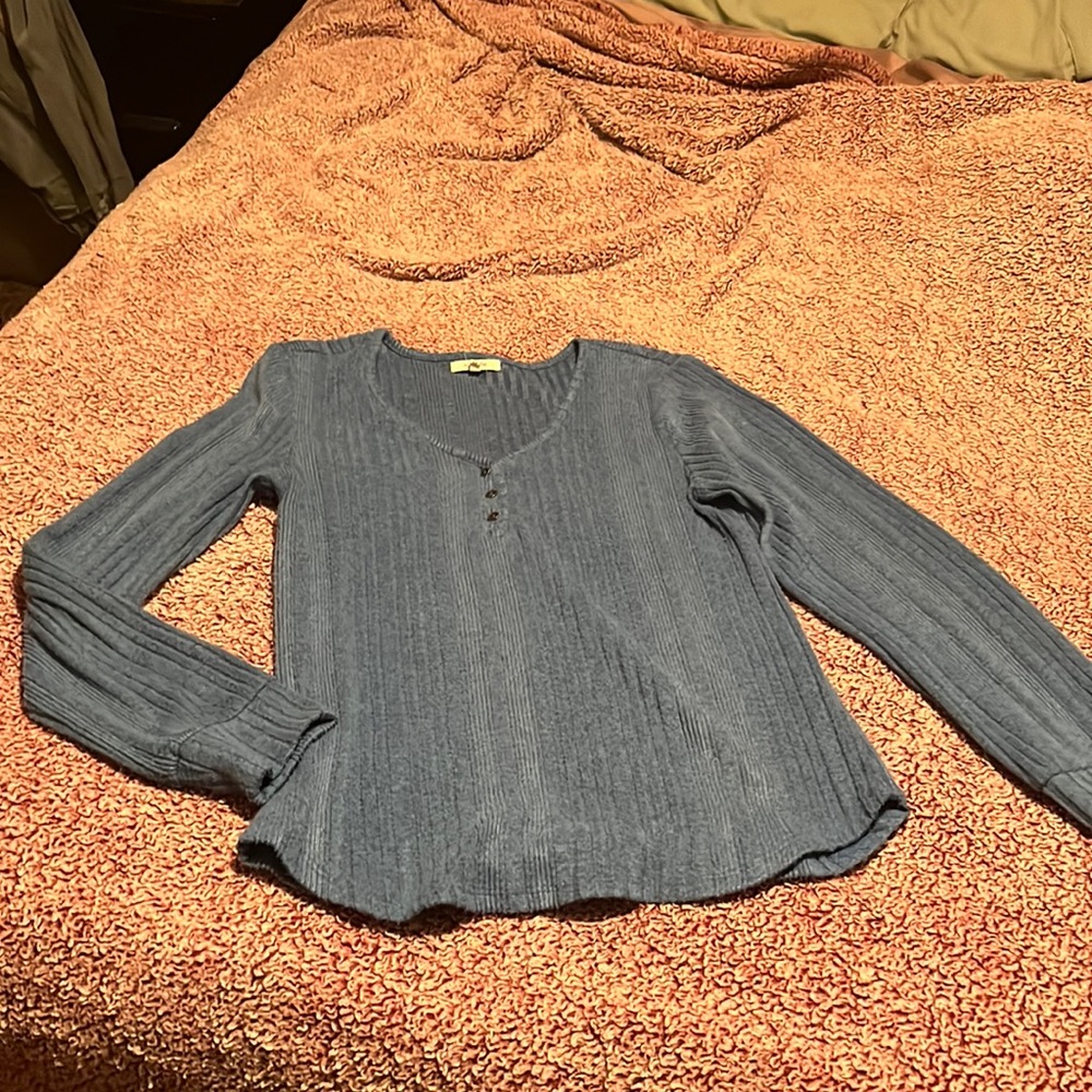 Thin sweater from Maurice’s - size Medium